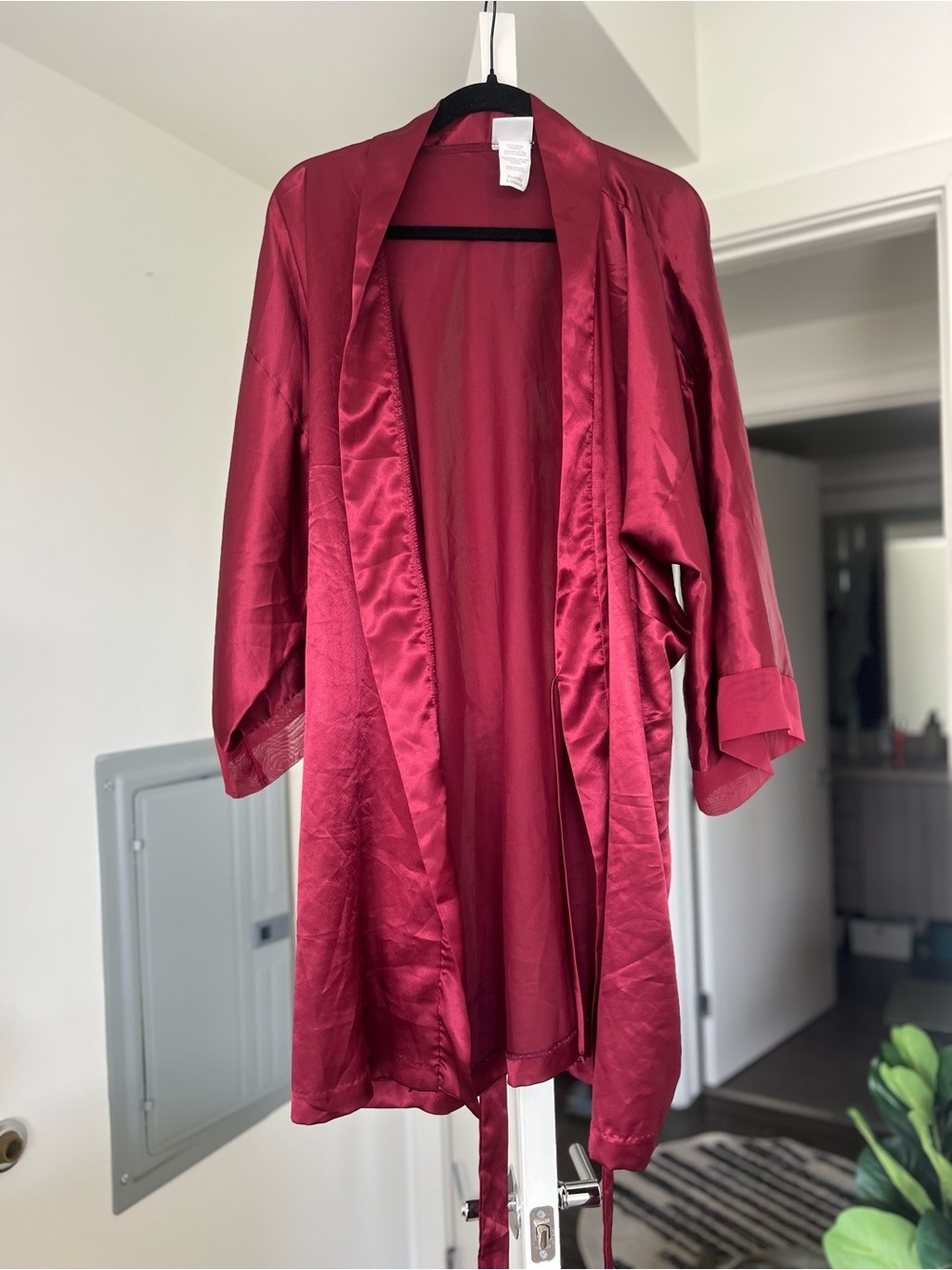 Delicates Satin Slip Robe Red Size X-Large - Picture 4 of 7